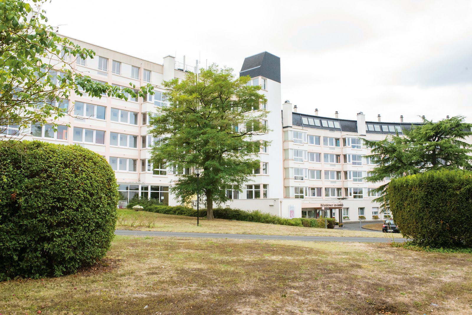 EHPAD RESIDENCE LES GRANDS CHENES 37 JOUE LES TOURS