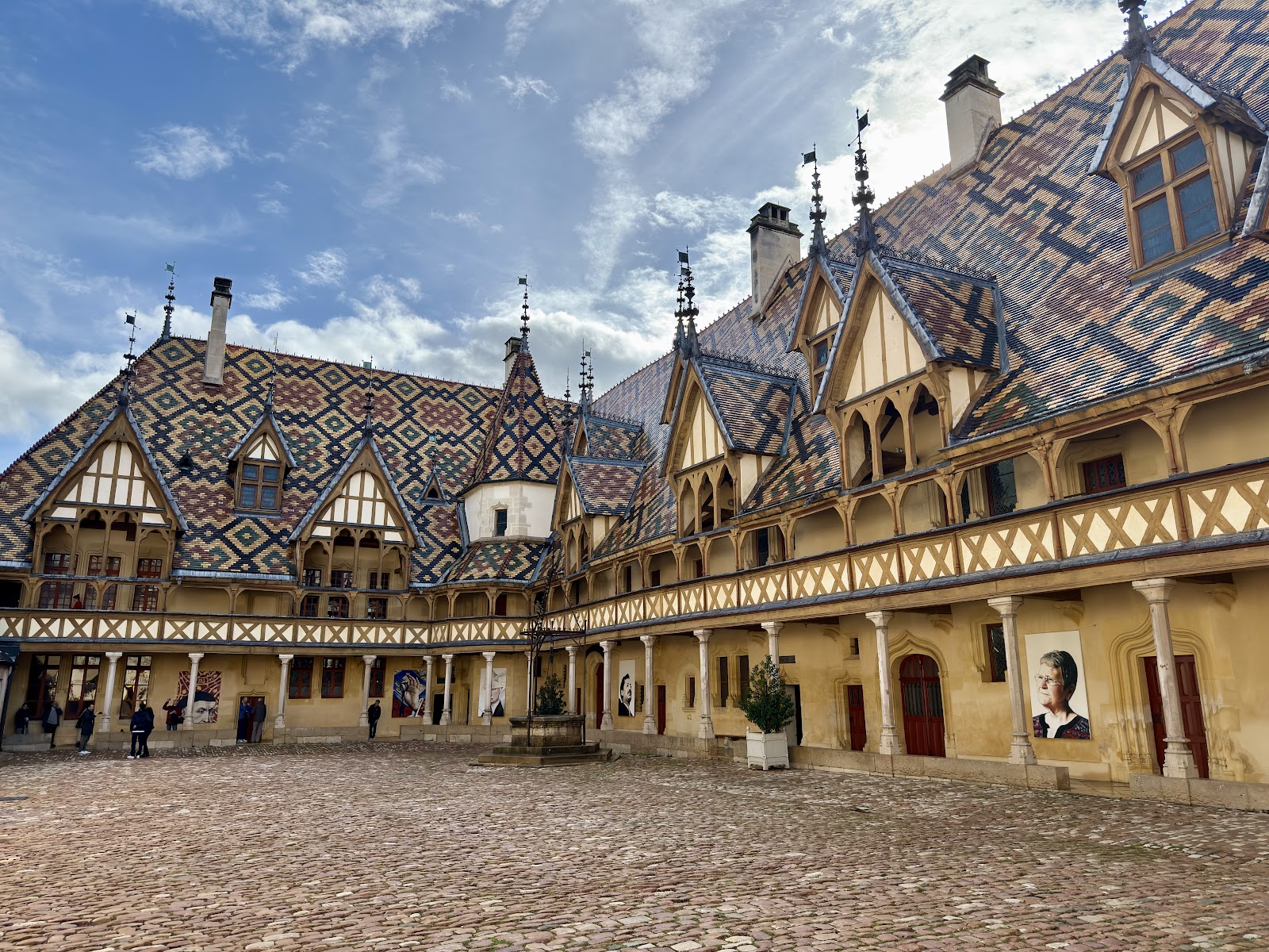 EHPAD CH HOSP CIVILS BEAUNE HOTEL DIEU