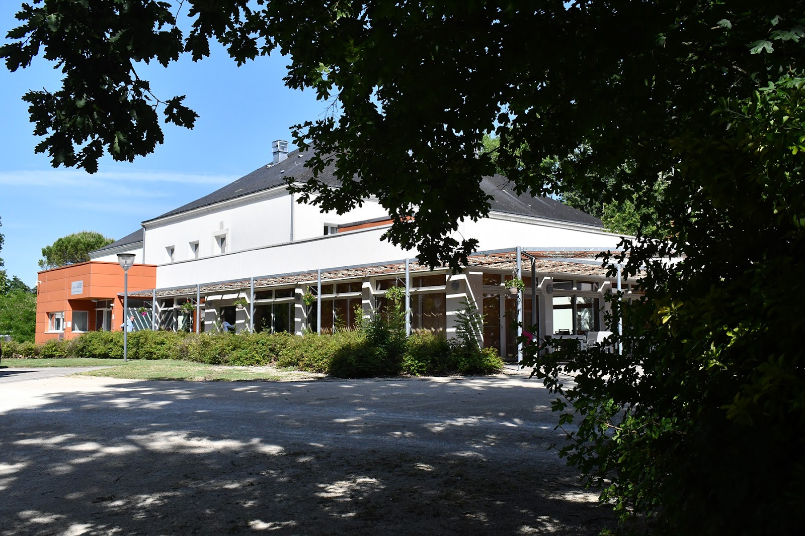 EHPAD LA ROCHE BELLUSSON