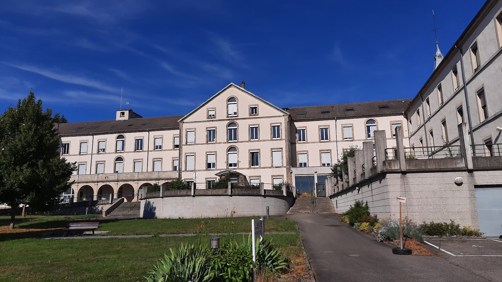 EHPAD Maison De Retraite - Ehpad "St Jean" .