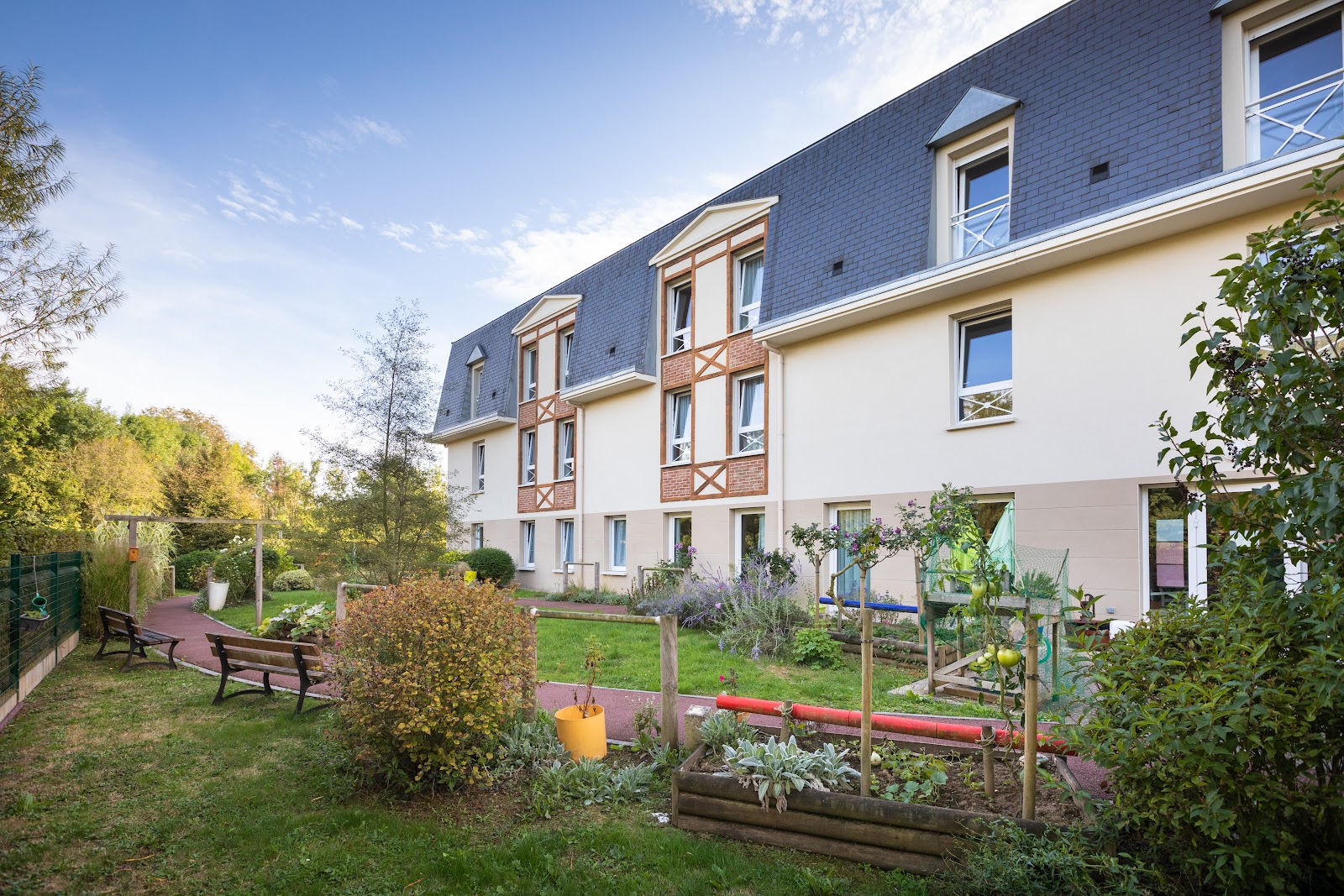 EHPAD RESIDENCE TOPAZE - DOZULE