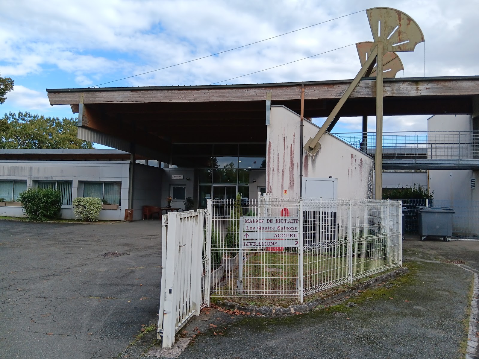 EHPAD LES QUATRE SAISONS LE CHENOIS